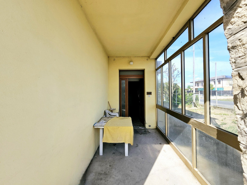 A Este, proponiamo in vendita una porzione di bifamiliare orizzontale da riattare. Questa soluzio...