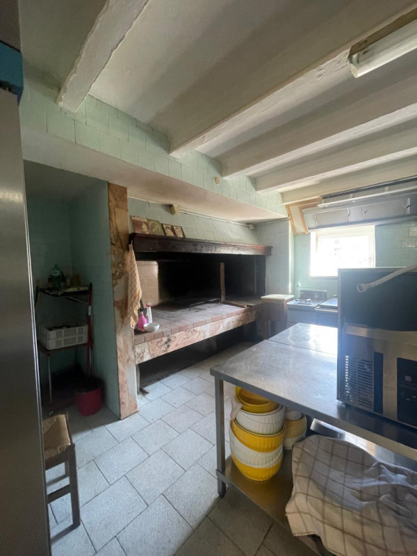 Montegrotto, ai piedi dei colli, proponiamo in affitto la storica e avviatissima trattoria "Dal B...