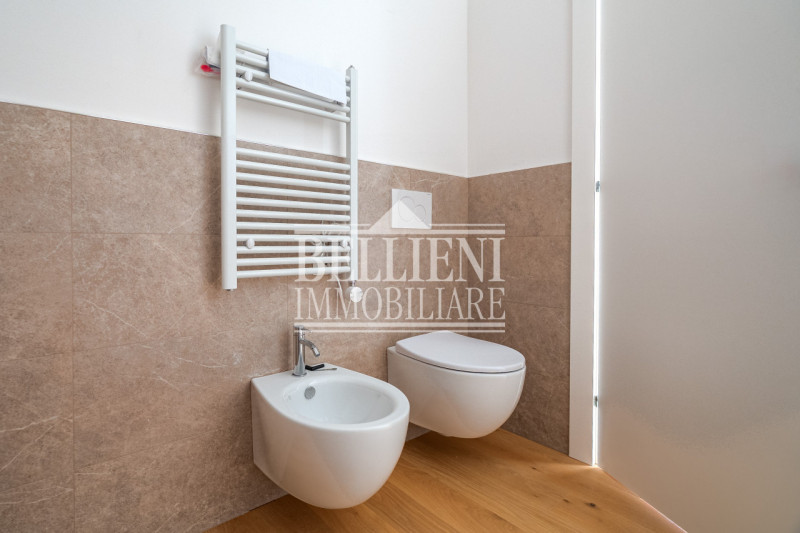 INTERNO VIALE TRENTO - Nel prestigioso residence Le Dimore di Monte Zovetto proponiamo in vendita...