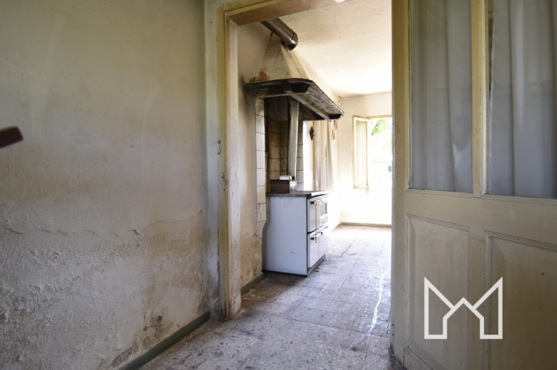 FONTE- Situato a Onè di Fonte ai confini con San Zenone in una via residenziale, proponiamo rusti...