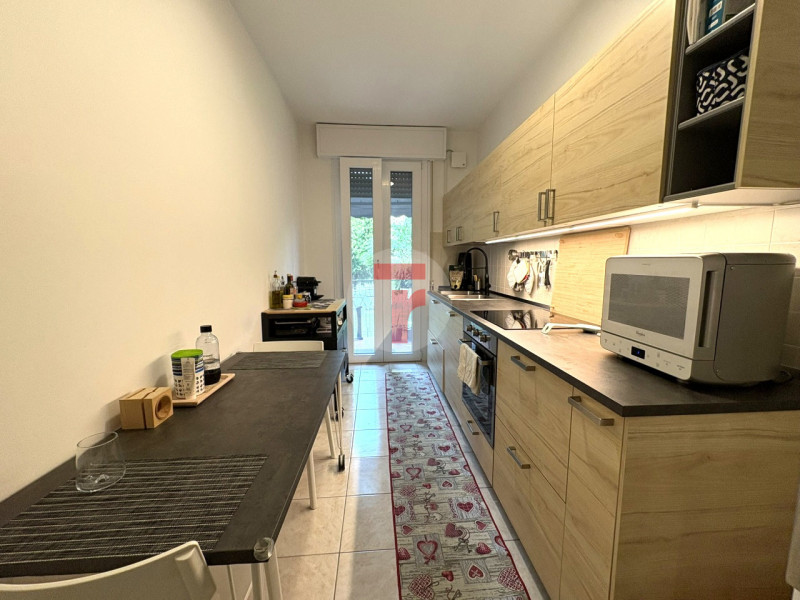 Situato in zona San Bellino, quartiere verde e tranquillo dell’Arcella, l’immobile beneficia di u...