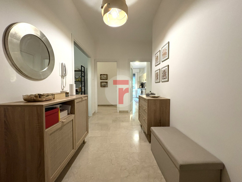 Situato in zona San Bellino, quartiere verde e tranquillo dell’Arcella, l’immobile beneficia di u...