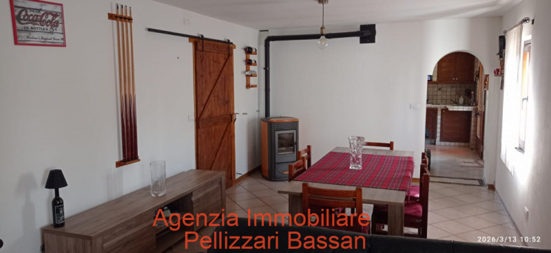 Situata nella tranquilla zona di Sovilla, nel cuore di Nervesa della Battaglia, questa rinnovata ...