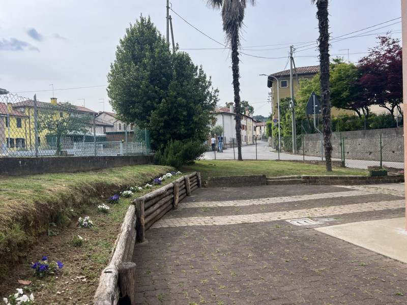 Situata nella tranquilla zona di Sovilla, nel cuore di Nervesa della Battaglia, questa rinnovata ...