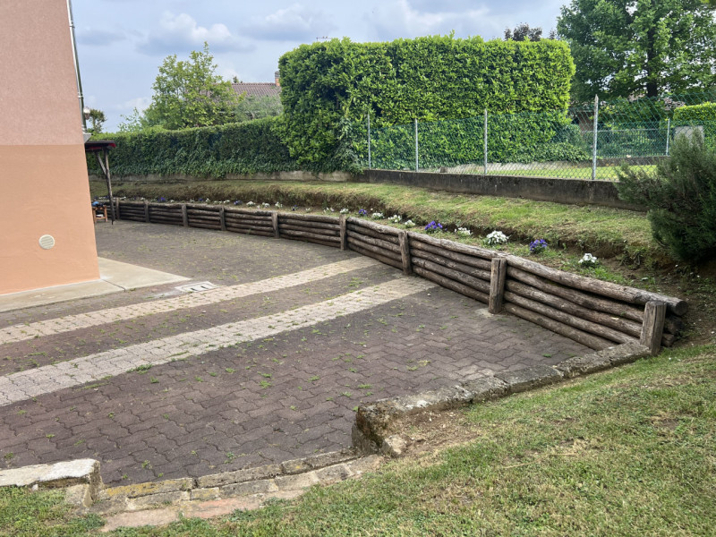 Situata nella tranquilla zona di Sovilla, nel cuore di Nervesa della Battaglia, questa rinnovata ...