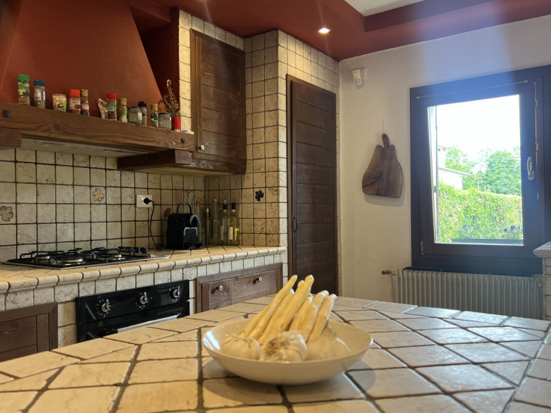 Situata nella tranquilla zona di Sovilla, nel cuore di Nervesa della Battaglia, questa rinnovata ...