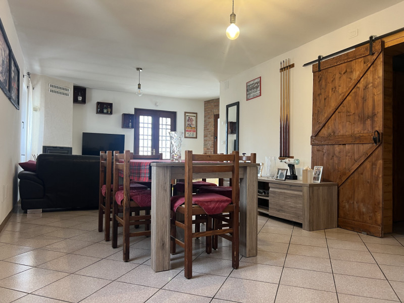 Situata nella tranquilla zona di Sovilla, nel cuore di Nervesa della Battaglia, questa rinnovata ...