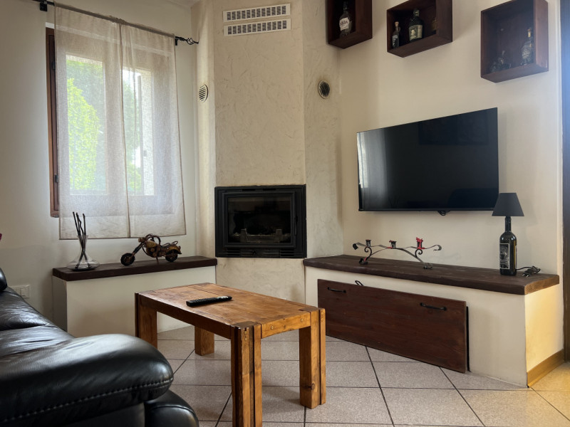 Situata nella tranquilla zona di Sovilla, nel cuore di Nervesa della Battaglia, questa rinnovata ...