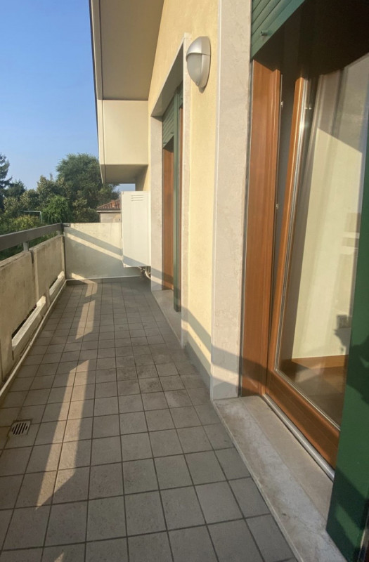 Zona Ospedali / Facciolati Midi piano alto con garage, ingressino soggiorno ampio con angolo cott...