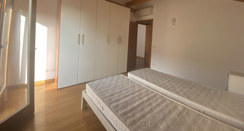 Zona Ospedali / Facciolati Midi piano alto con garage, ingressino soggiorno ampio con angolo cott...