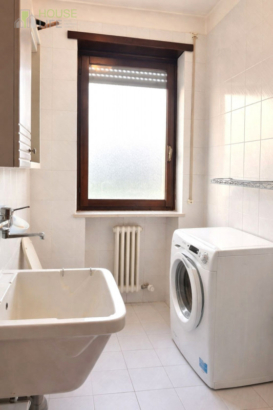 THIENE- Vianelle: in zona residenziale molto tranquilla TRICAMERE al piano terzo ed ultimo, in co...