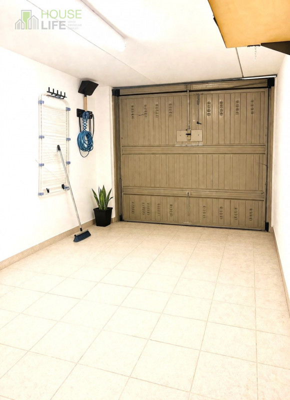 THIENE- Vianelle: in zona residenziale molto tranquilla TRICAMERE al piano terzo ed ultimo, in co...