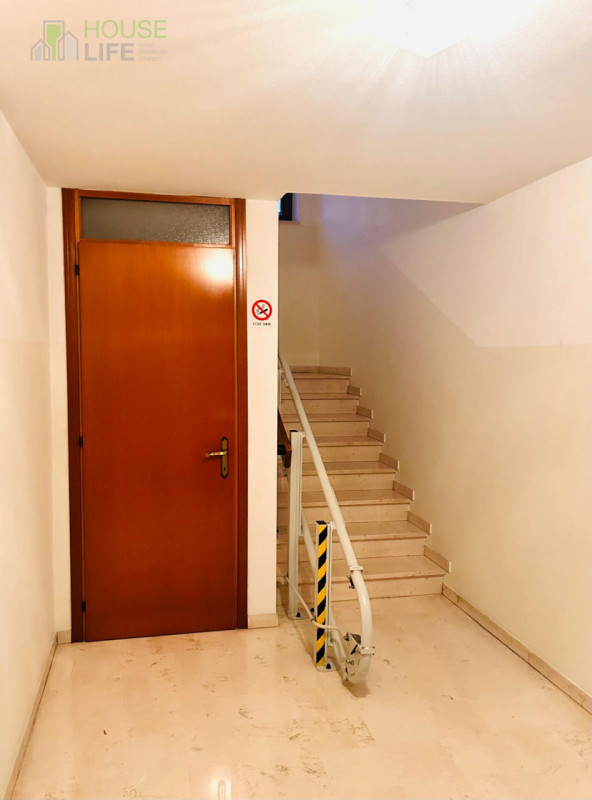 THIENE- Vianelle: in zona residenziale molto tranquilla TRICAMERE al piano terzo ed ultimo, in co...