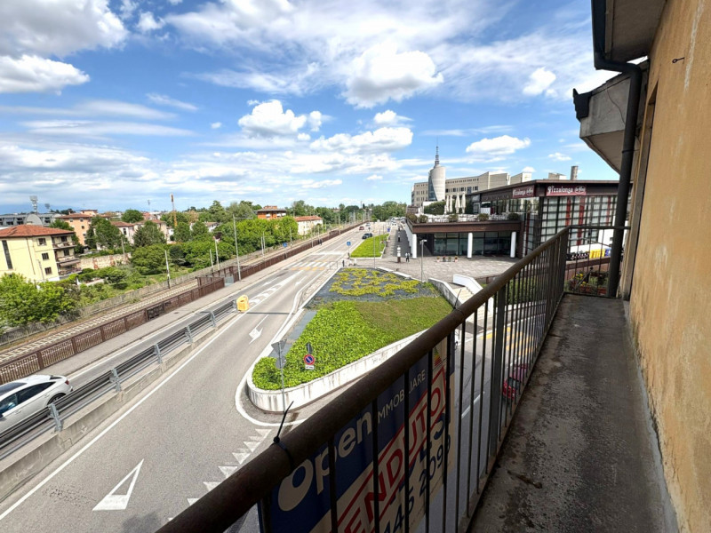 UBICAZIONE E CONTESTO

In zona centrale e strategica di Vicenza, nelle immediate vicinanze del Tr...