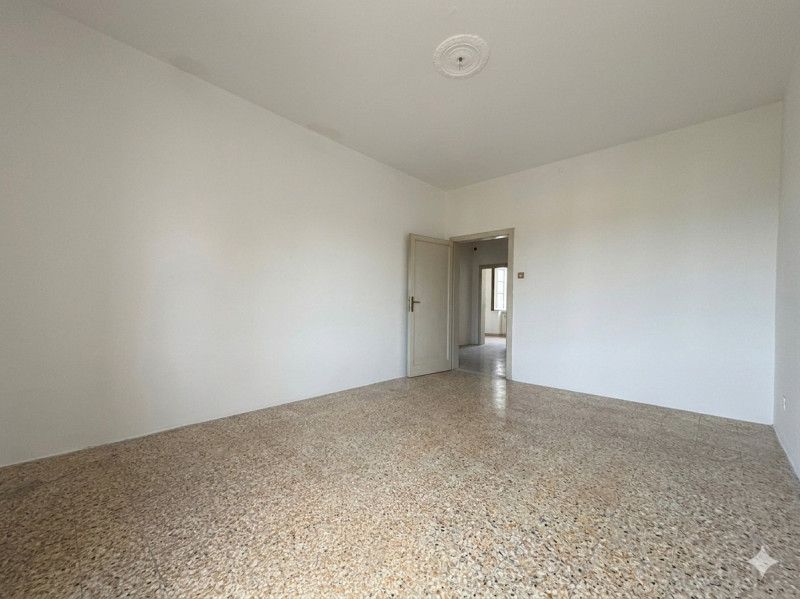 UBICAZIONE E CONTESTO

In zona centrale e strategica di Vicenza, nelle immediate vicinanze del Tr...