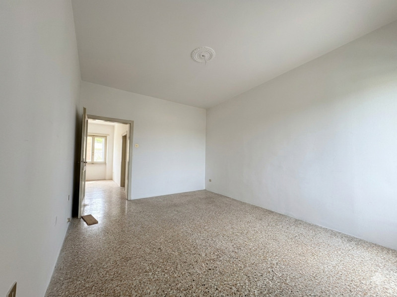 UBICAZIONE E CONTESTO

In zona centrale e strategica di Vicenza, nelle immediate vicinanze del Tr...