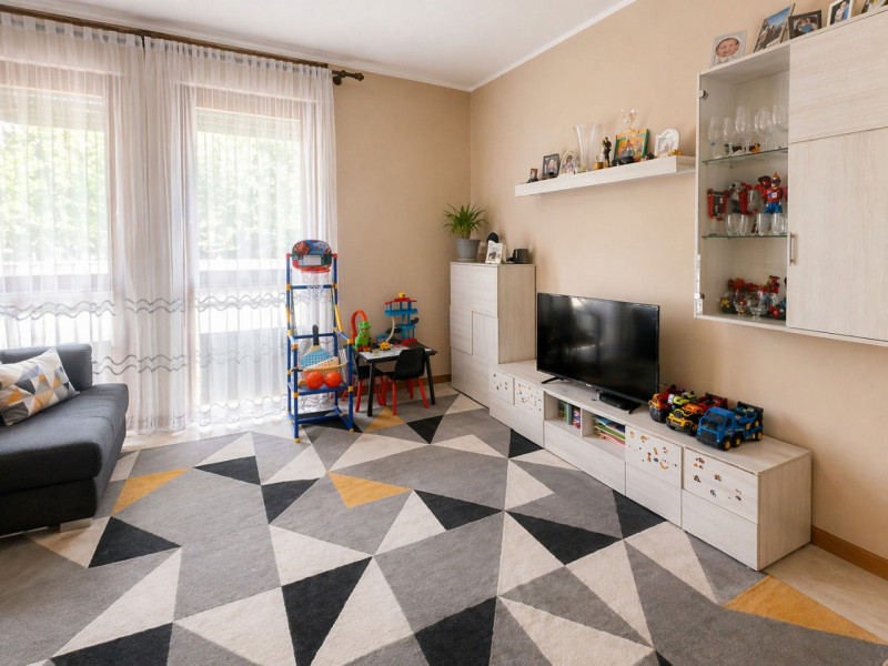 Proponiamo in vendita un elegante appartamento trilocale di circa 85 mq situato nella tranquilla ...