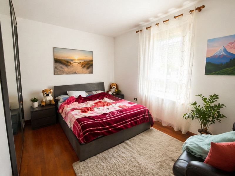 Proponiamo in vendita un elegante appartamento trilocale di circa 85 mq situato nella tranquilla ...