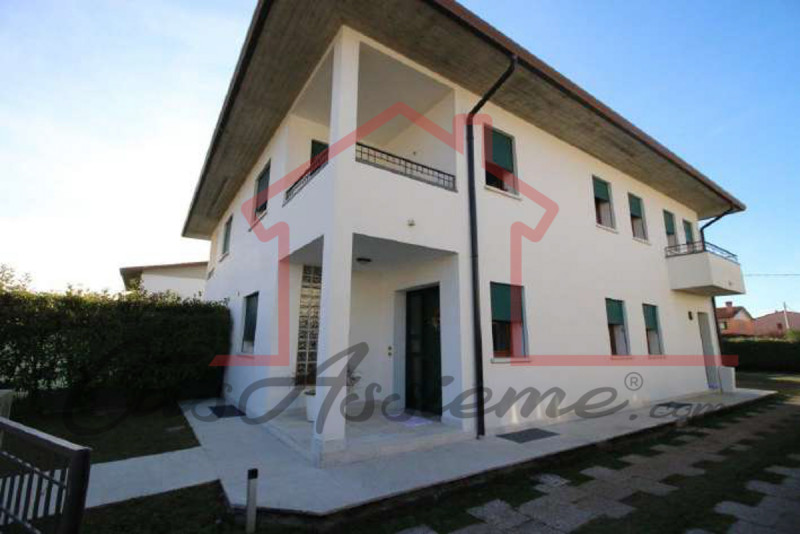 Rif. PE29921
La nostra Agenzia ha selezionato per Voi l'occasione del mese all'asta.

Proponiamo ...