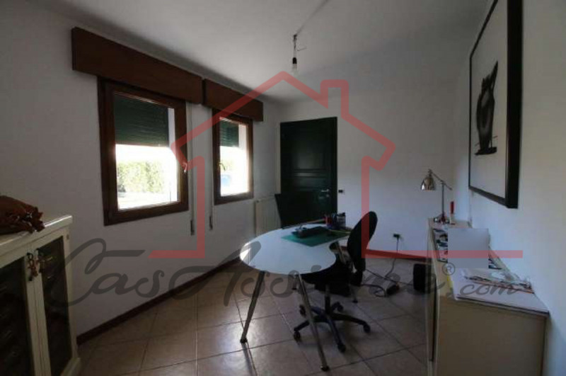 Rif. PE29921
La nostra Agenzia ha selezionato per Voi l'occasione del mese all'asta.

Proponiamo ...
