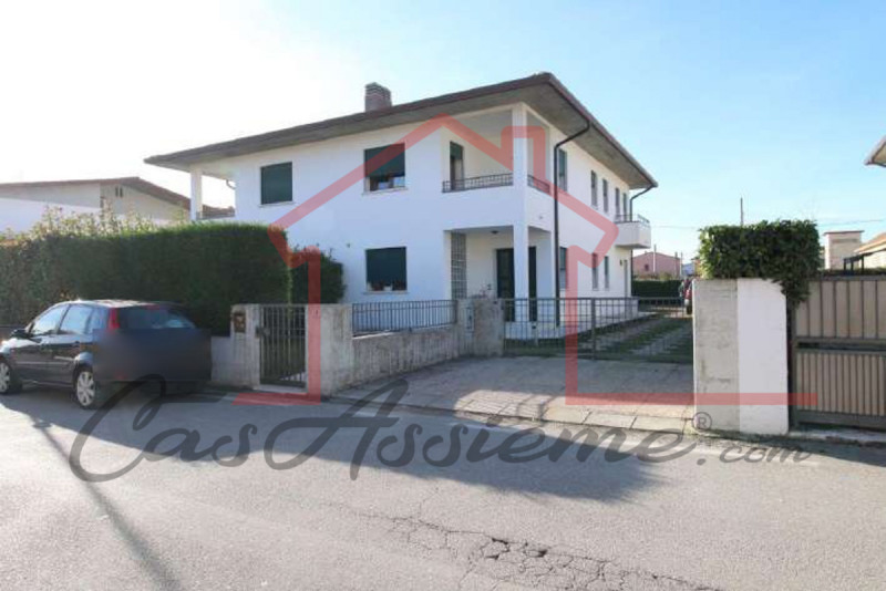 Rif. PE29921
La nostra Agenzia ha selezionato per Voi l'occasione del mese all'asta.

Proponiamo ...