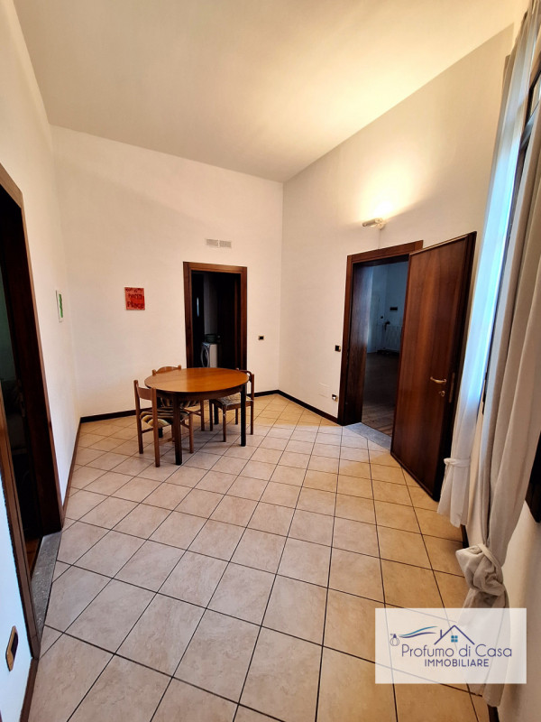 PADOVA CENTRO - In ottima posizione vicina a tutti i principali servizi, proponiamo splendido app...