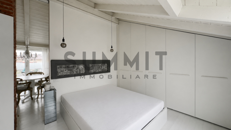 SCHIO - SS. TRINITA' : MINIAPPARTAMENTO MANSARDATO con due terrazze. Ottimo come investimento! Cl...