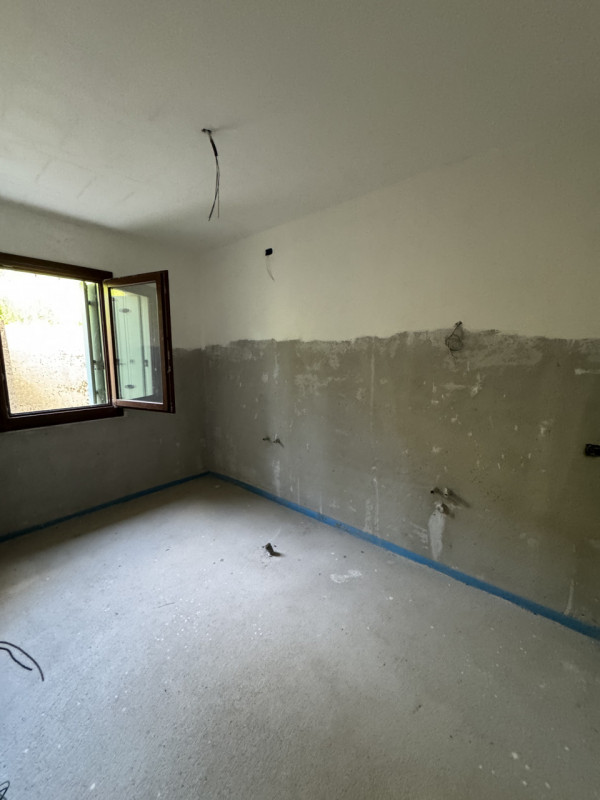 Proponiamo in vendita una splendida bifamiliare di ampia metratura nel cuore di Tarzo, immersa ne...