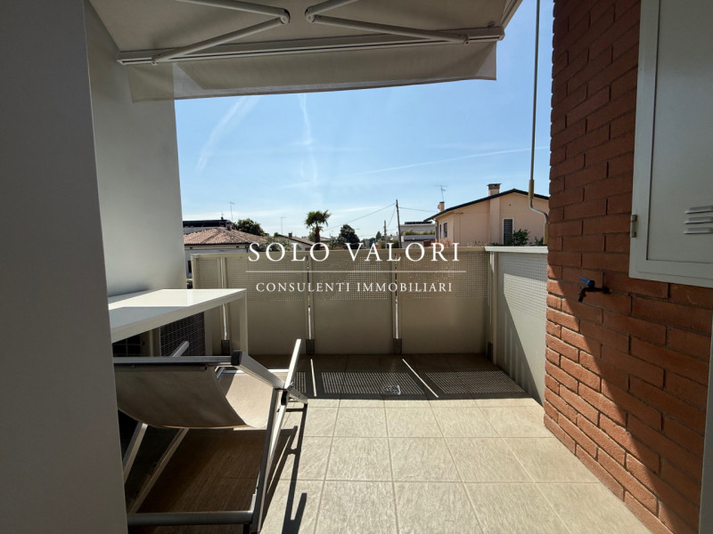 Rif. A934 (per info 331 2127142 Andrea - 331 3965250 Alessandro)

APPARTAMENTO DUE CAMERE - Caste...