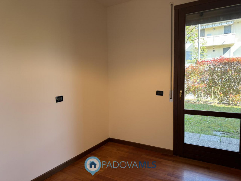Immobile in esclusiva al Gruppo Padova MLS
Recente appartamento in ottime condizioni posta al pia...