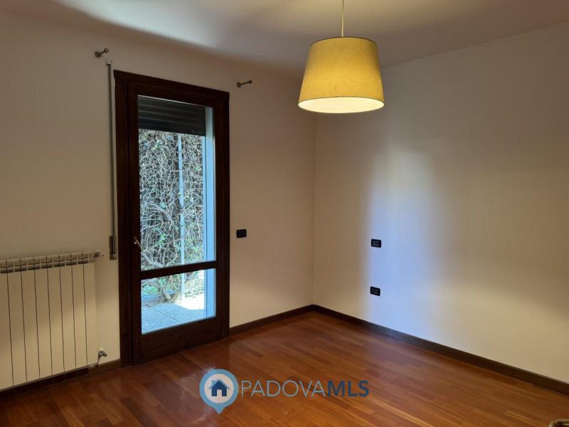 Immobile in esclusiva al Gruppo Padova MLS
Recente appartamento in ottime condizioni posta al pia...