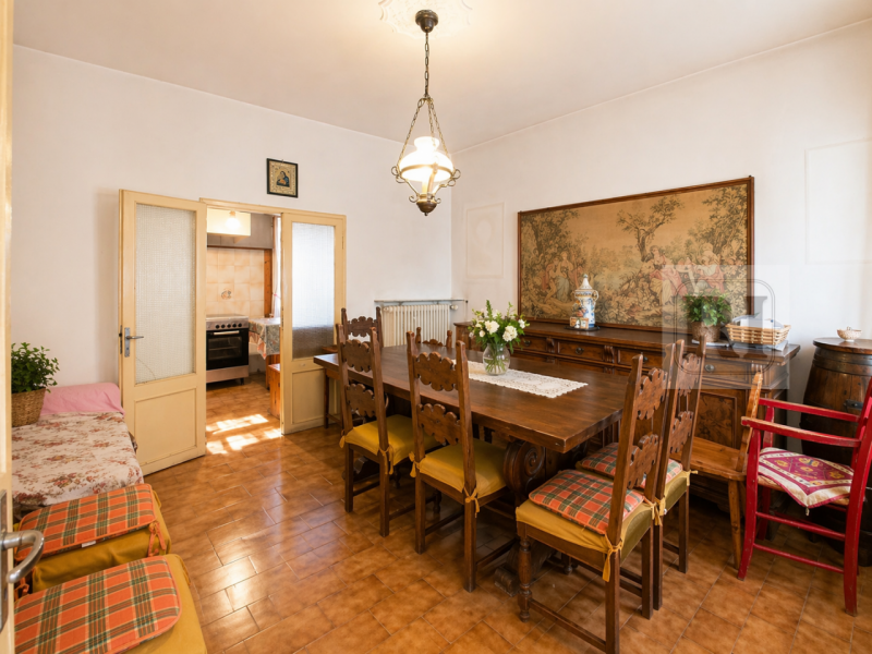 Nel cuore dell'apprezzato quartiere residenziale di Montà a Padova, proponiamo in vendita una rar...