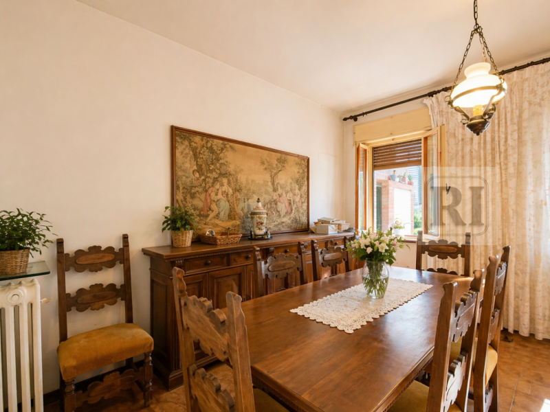 Nel cuore dell'apprezzato quartiere residenziale di Montà a Padova, proponiamo in vendita una rar...