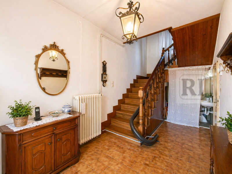 Nel cuore dell'apprezzato quartiere residenziale di Montà a Padova, proponiamo in vendita una rar...