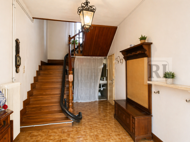 Nel cuore dell'apprezzato quartiere residenziale di Montà a Padova, proponiamo in vendita una rar...