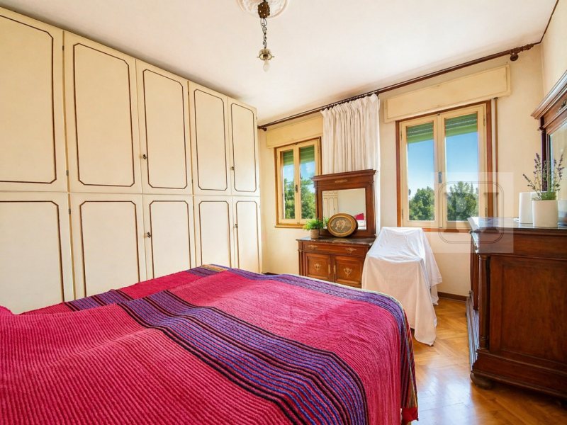 Nel cuore dell'apprezzato quartiere residenziale di Montà a Padova, proponiamo in vendita una rar...