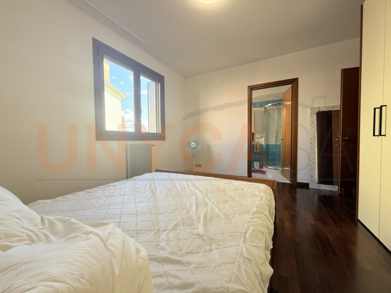 MESTRINO – In una tranquilla zona residenziale immersa nel verde, ma a pochi passi da tutti i pri...