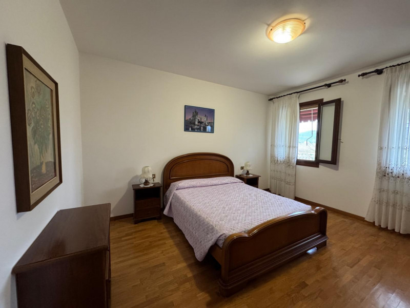 COMPOSIZIONE:
Appartamento per affitti brevi, bellissimo complesso agrituristico, con ingresso in...