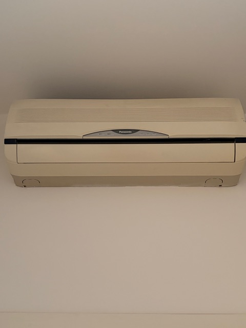 Porzione di bifamiliare con giardino e ingresso indipendente, accessibile da scala esterna e svil...