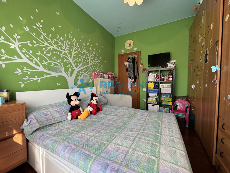 Ti presentiamo un elegante appartamento bicamere situato al primo piano, perfetto per chi cerca c...