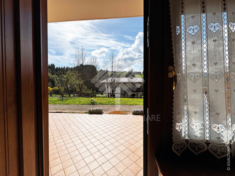 A GALLIO APPARTAMENTO BICAMERE AL PIANO TERRA IN PICCOLO RESIDENCE Asiago Immobiliare propone in ...