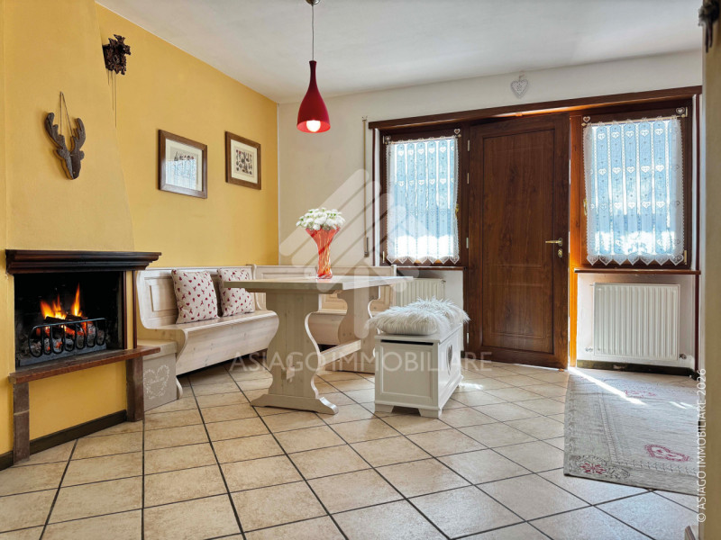 A GALLIO APPARTAMENTO BICAMERE AL PIANO TERRA IN PICCOLO RESIDENCE Asiago Immobiliare propone in ...