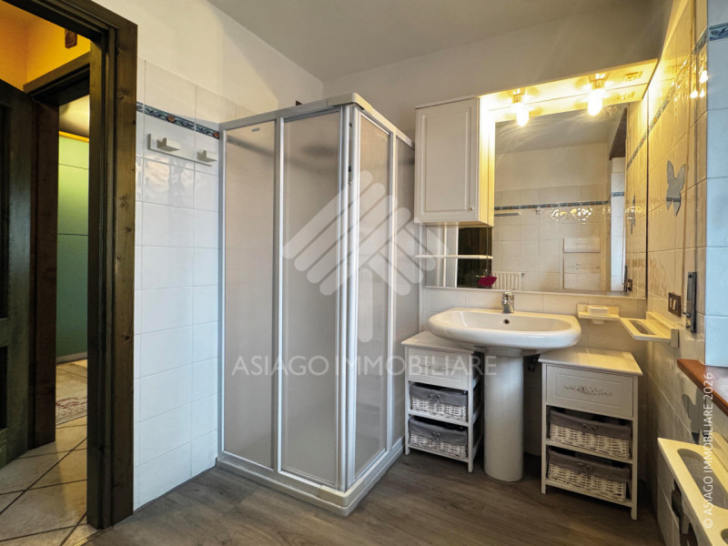 A GALLIO APPARTAMENTO BICAMERE AL PIANO TERRA IN PICCOLO RESIDENCE Asiago Immobiliare propone in ...