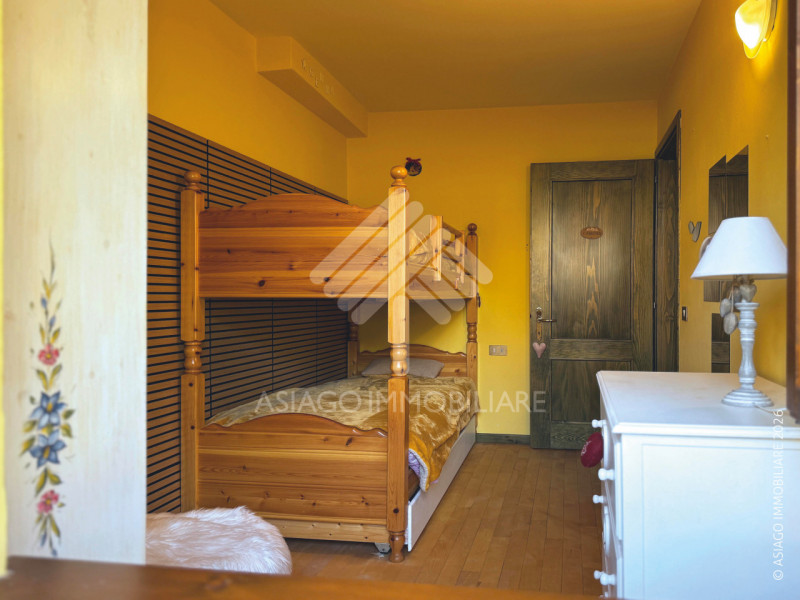 A GALLIO APPARTAMENTO BICAMERE AL PIANO TERRA IN PICCOLO RESIDENCE Asiago Immobiliare propone in ...