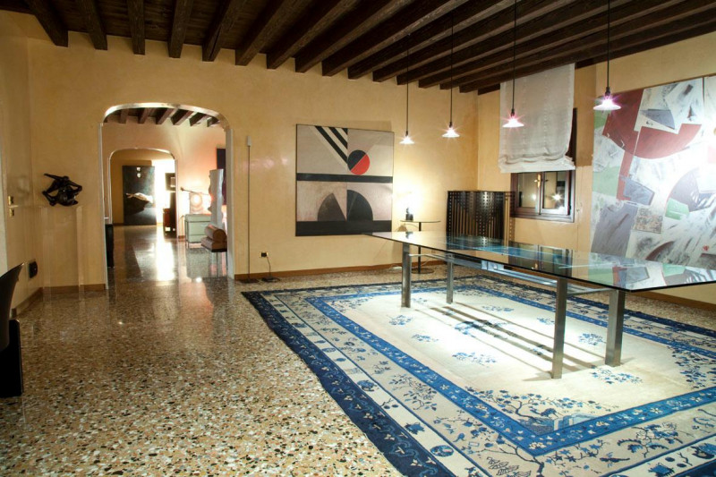 Nel cuore più autentico e prestigioso di Padova, a pochi metri dalla storica Basilica di Sant'Ant...