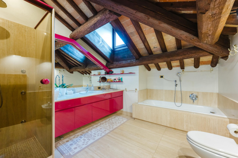 Nel cuore più autentico e prestigioso di Padova, a pochi metri dalla storica Basilica di Sant'Ant...