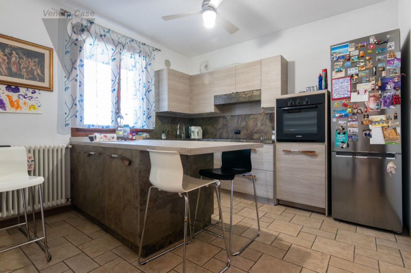 In zona tranquilla, lontana dal caos e a pochi passi da tutti i servizi essenziali quali scuole, ...