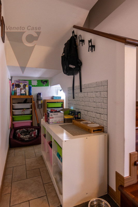 In zona tranquilla, lontana dal caos e a pochi passi da tutti i servizi essenziali quali scuole, ...