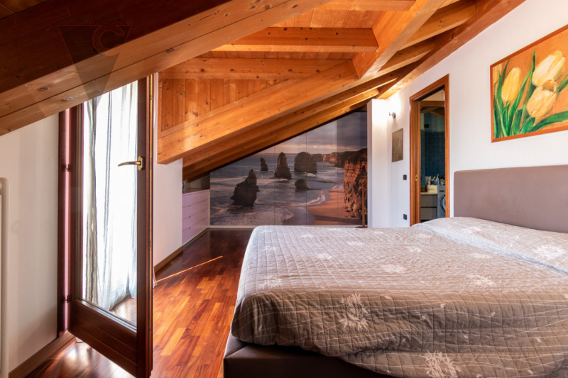 In zona tranquilla, lontana dal caos e a pochi passi da tutti i servizi essenziali quali scuole, ...