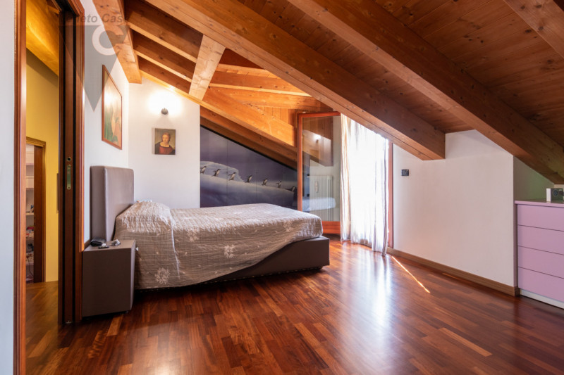 In zona tranquilla, lontana dal caos e a pochi passi da tutti i servizi essenziali quali scuole, ...